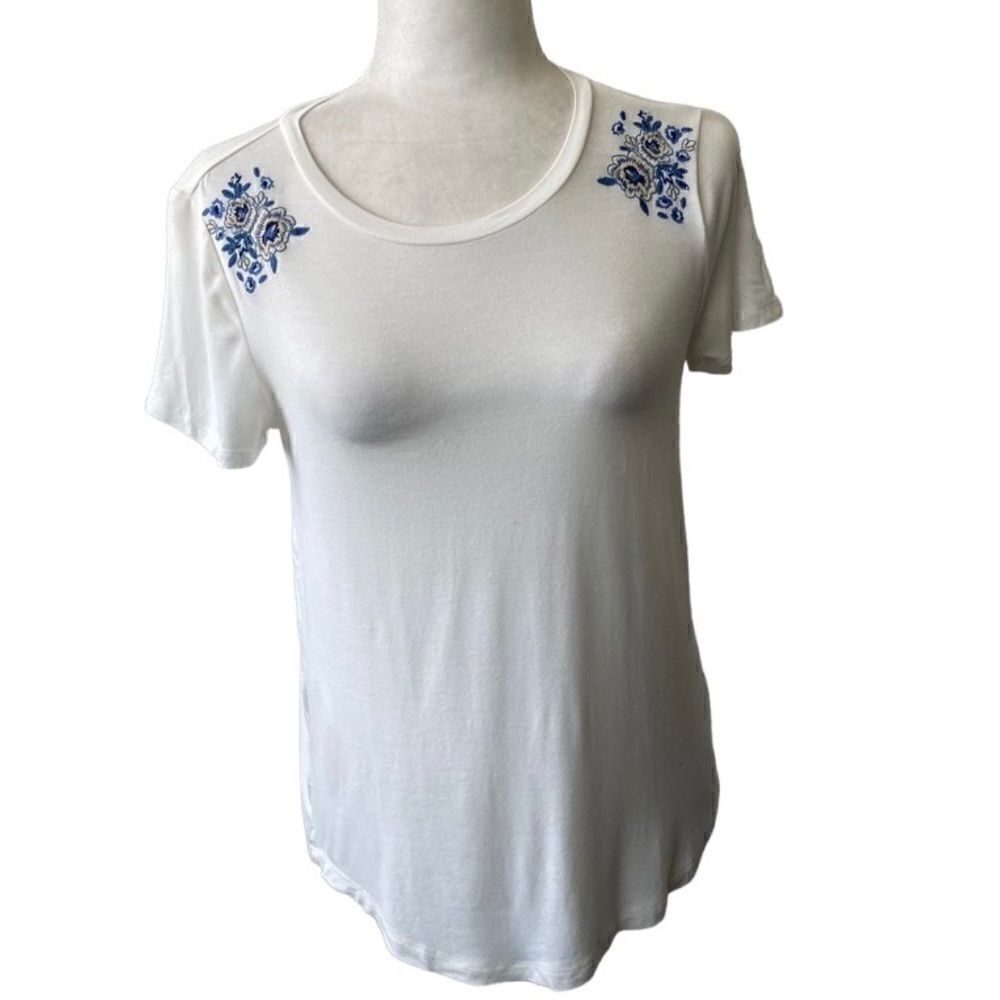 Aero Seriously Soft Perfect Crew Embroidered White Tee Shirt SZ S